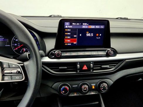 Used 2023 Kia Forte LXS w/ LXS Technology Package FWD image 17