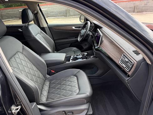 Certified 2024 Volkswagen Atlas SEL Premium R-Line AWD/4WD image 22