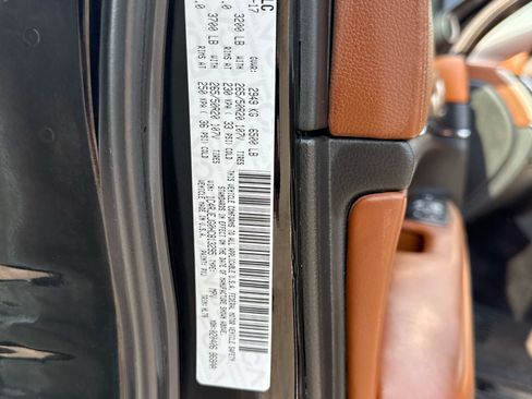 Used 2017 Jeep Grand Cherokee Summit w/ Platinum Series Group RWD image 28