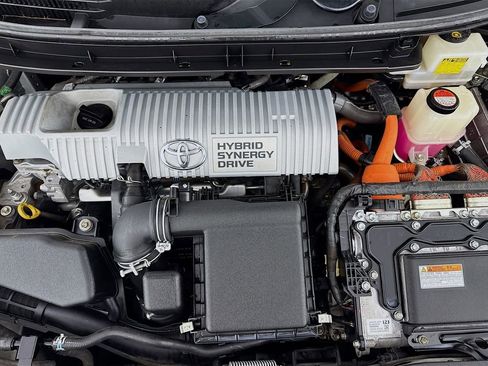 Used 2015 Toyota Prius Three FWD image 36