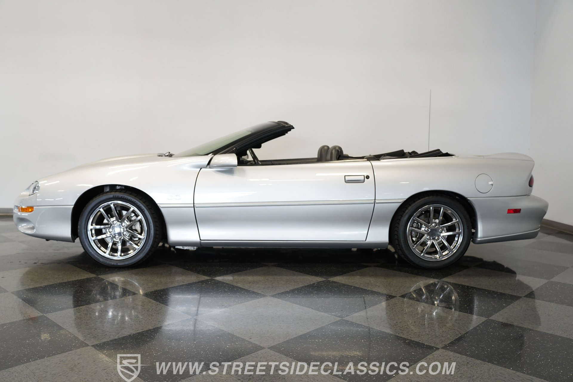 Used 2002 Chevrolet Camaro Z28 w/ SS Performance/Appearance Pkg RWD image 2