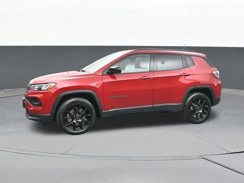 Used 2025 Jeep Compass Latitude w/ Altitude Special Edition AWD/4WD image 6