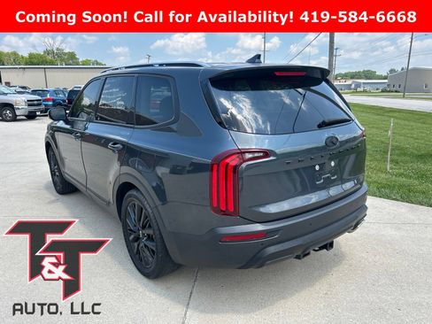 Used 2020 Kia Telluride SX w/ Towing Package FWD image 3