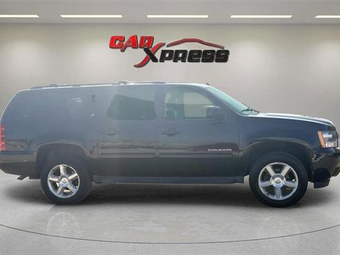 Used 2012 Chevrolet Suburban LT w/ Luxury Package image 8