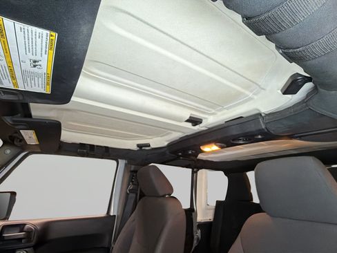 Used 2015 Jeep Wrangler Unlimited Sport AWD/4WD image 36