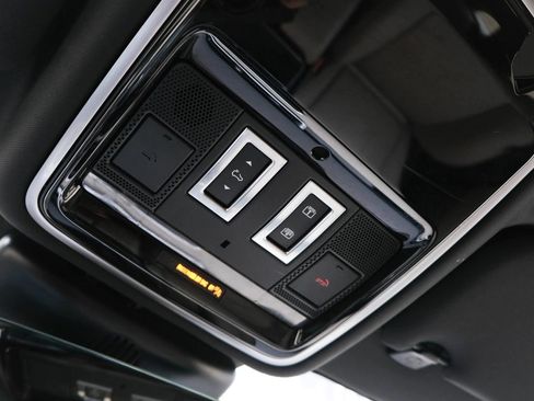 Used 2020 Land Rover Range Rover Velar R-Dynamic S image 41