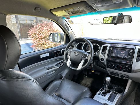 Used 2015 Toyota Tacoma 4x4 Double Cab w/ TRD Off-Road Package image 27