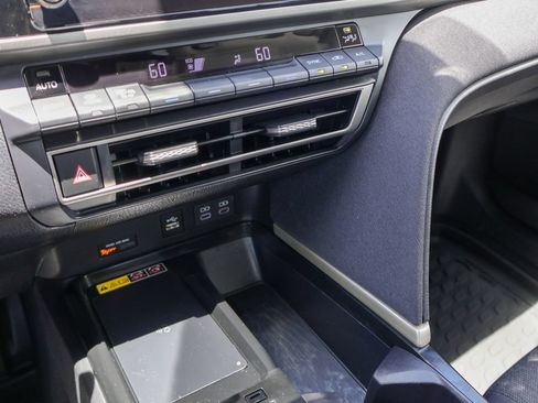 Used 2025 Toyota Camry LE FWD image 14