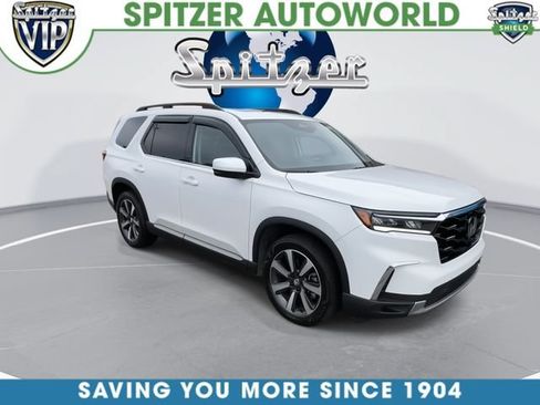 Used 2025 Honda Pilot Touring image 2