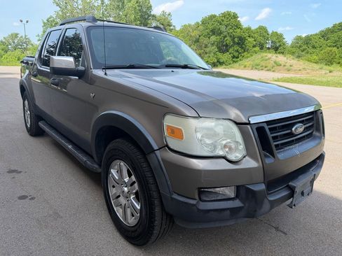 Used 2007 Ford Explorer Sport Trac XLT AWD/4WD image 3