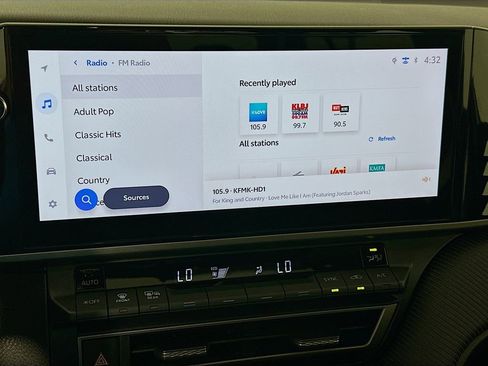 Used 2025 Toyota Camry SE image 15