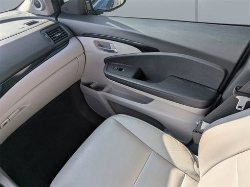 Used 2022 Honda Pilot Touring image 19