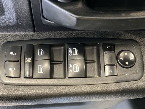 Used 2018 RAM 2500 Tradesman w/ Chrome Appearance Group image 15