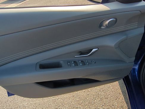 Used 2025 Hyundai Elantra Sport image 21