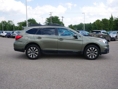 Used 2016 Subaru Outback 2.5i Limited AWD/4WD image 8