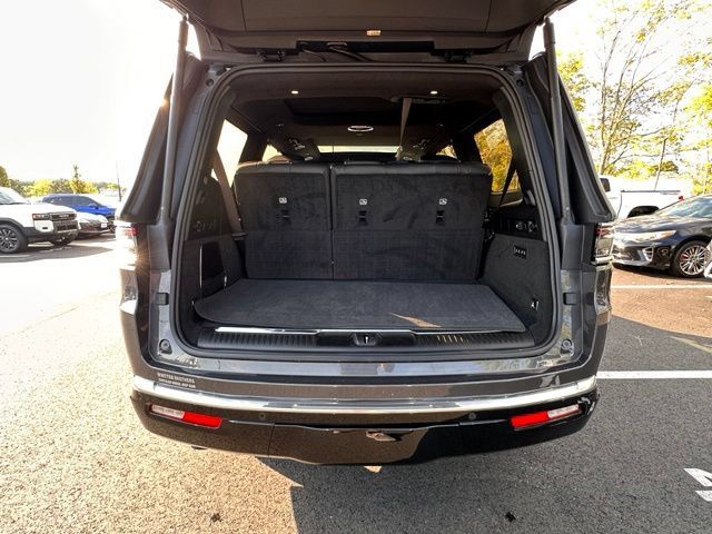 Used 2023 Jeep Grand Wagoneer Series III AWD/4WD image 14