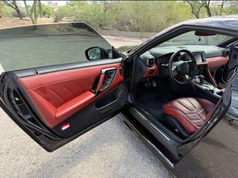 Used 2020 Nissan GT-R Premium w/ Premium Interior Package AWD/4WD image 18