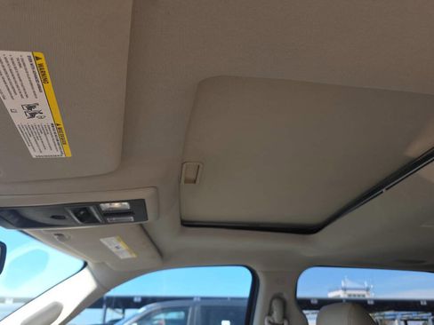 Used 2014 RAM 1500 Laramie w/ Convenience Group image 10