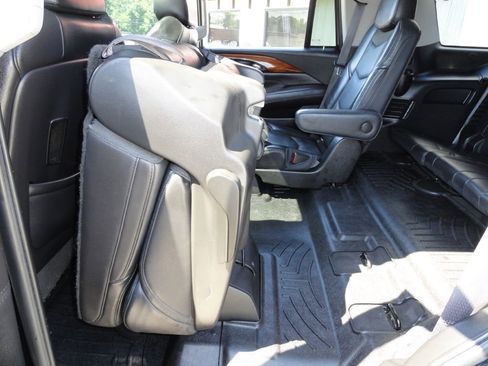 Used 2015 Cadillac Escalade Premium RWD image 12