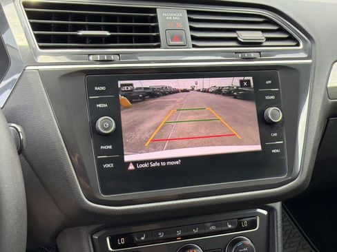 Used 2021 Volkswagen Tiguan SE FWD image 27