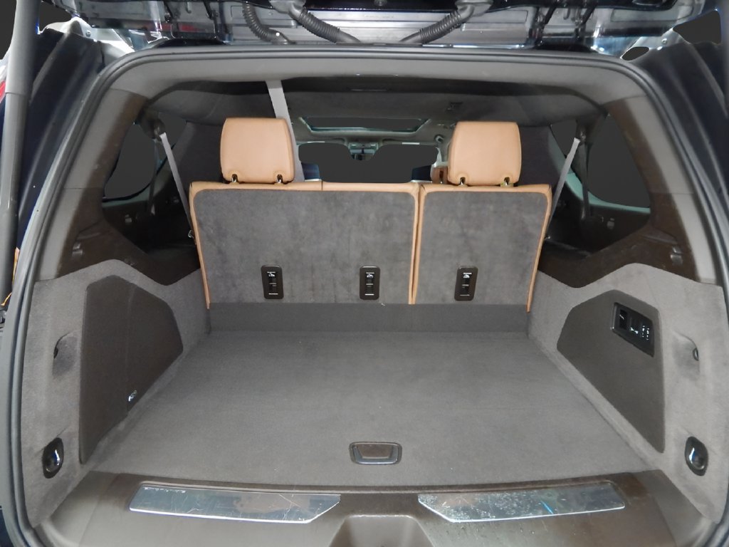 Used 2021 Cadillac Escalade ESV Sport AWD/4WD image 9