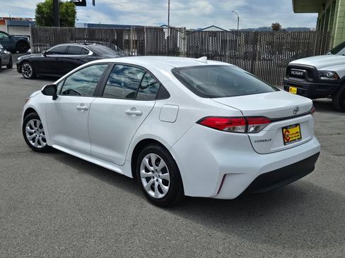 Used 2024 Toyota Corolla LE FWD image 3