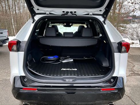 Certified 2025 Toyota RAV4 XSE image 31