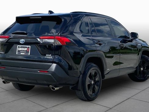 Used 2021 Toyota RAV4 XLE w/ XLE Grade Weather Package AWD/4WD image 13