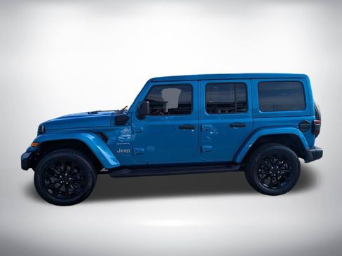 Used 2022 Jeep Wrangler Unlimited Sahara AWD/4WD image 6