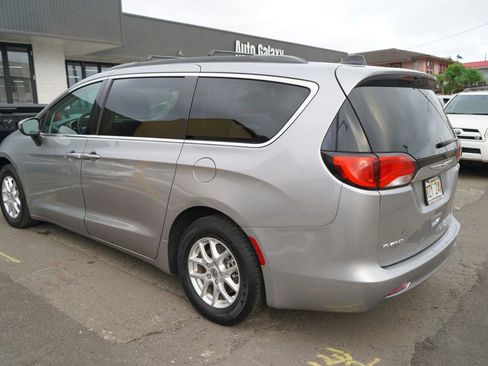 Used 2021 Chrysler Voyager Lxi FWD image 3