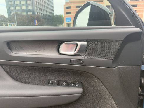 Certified 2023 Volvo XC40 Recharge Plus image 18