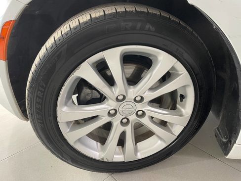 Used 2015 Chrysler 200 Limited image 10