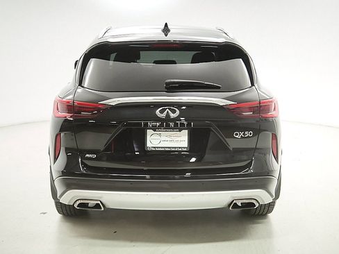 Used 2019 INFINITI QX50 Essential w/ Premium Heat Package image 8