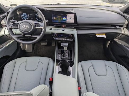 New 2025 Hyundai Elantra Limited image 14