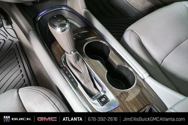 Certified 2018 Chevrolet Malibu Premier w/ Premier Sun and Wheel Package FWD image 18
