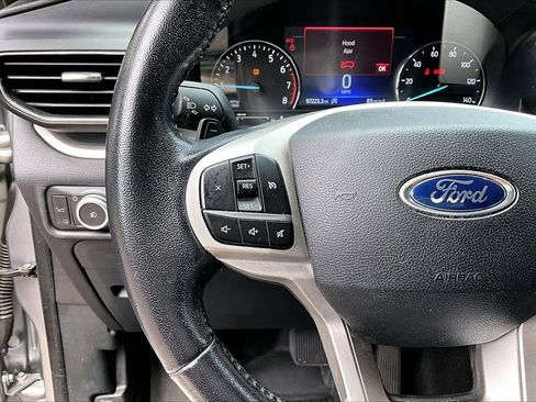 Used 2020 Ford Explorer XLT w/ Equipment Group 202A RWD image 10