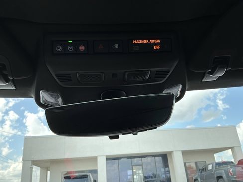 Used 2023 Chevrolet Corvette Stingray w/ Z51 Performance Package image 28