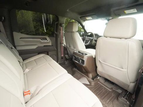 Used 2024 GMC Sierra 1500 SLT w/ SLT Premium Plus Package AWD/4WD image 28