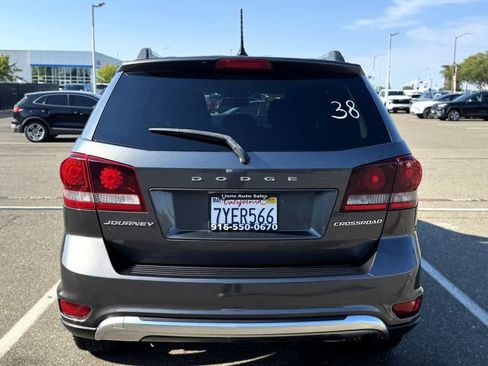 Used 2017 Dodge Journey Crossroad FWD image 5