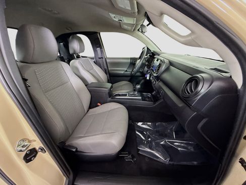 Used 2020 Toyota Tacoma SR w/ SX Package image 28