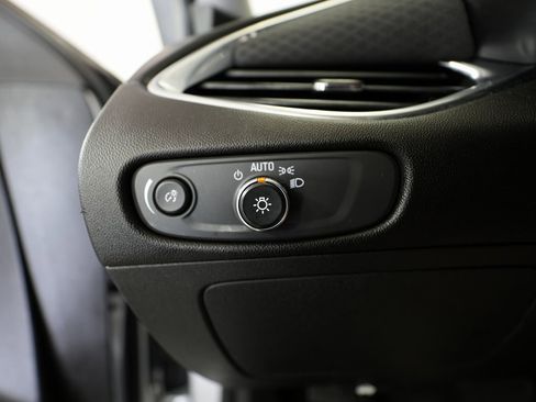 Used 2018 Chevrolet Malibu LT image 32