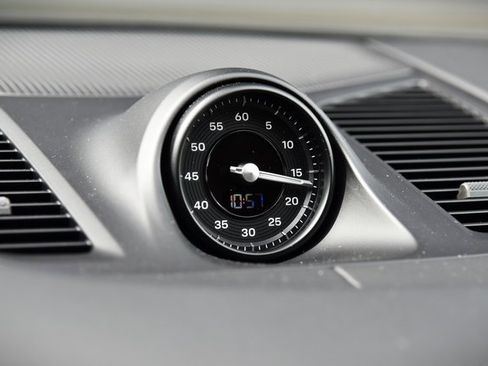 Certified 2025 Porsche Cayenne image 32