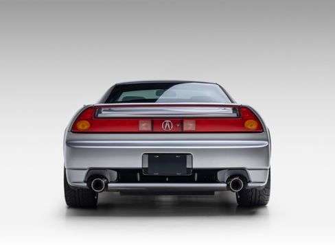 Used 2004 Acura NSX T image 2