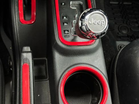 Used 2016 Jeep Wrangler Unlimited Sahara image 72