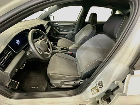 Used 2025 Volkswagen Jetta Sport FWD image 13