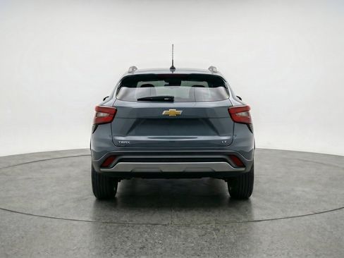 Used 2025 Chevrolet Trax LT w/ LT Convenience Package FWD image 7