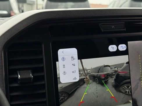 Used 2025 Ford F150 Platinum image 5