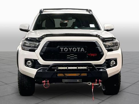 Certified 2023 Toyota Tacoma TRD Off-Road AWD/4WD image 4