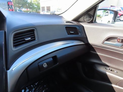 Used 2021 Acura ILX w/ Premium Package image 21