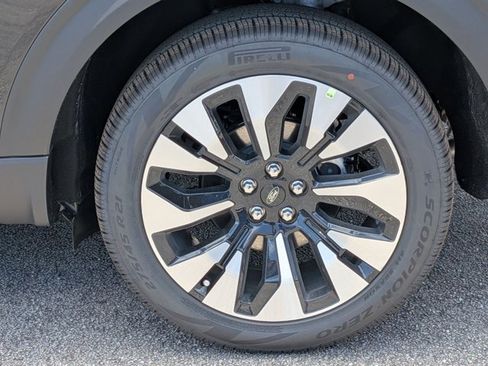 New 2026 Ford Explorer Platinum image 9